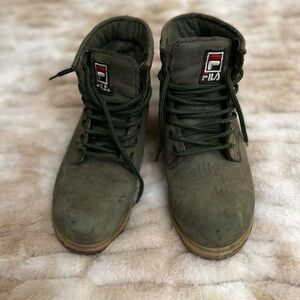 VINTAGE Fila boots size 5